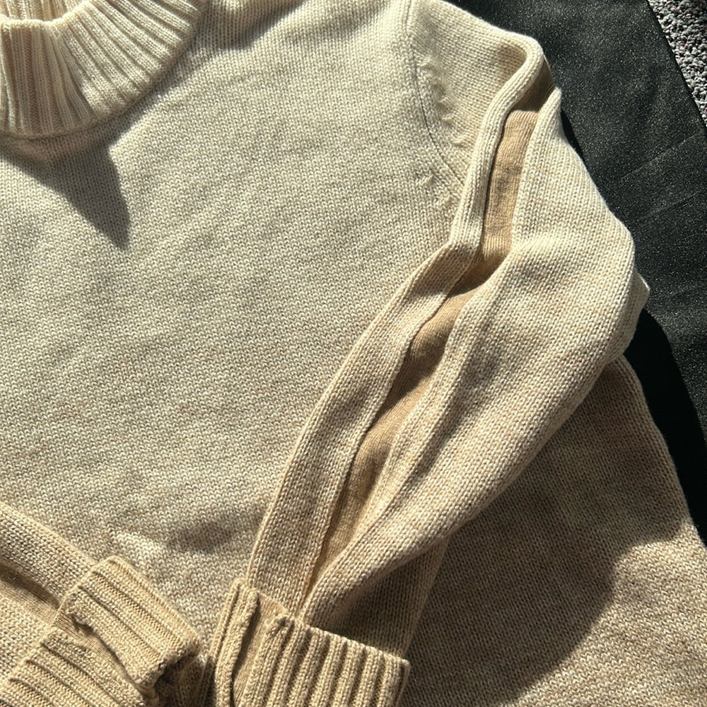 Athleta Sweater beige ombree